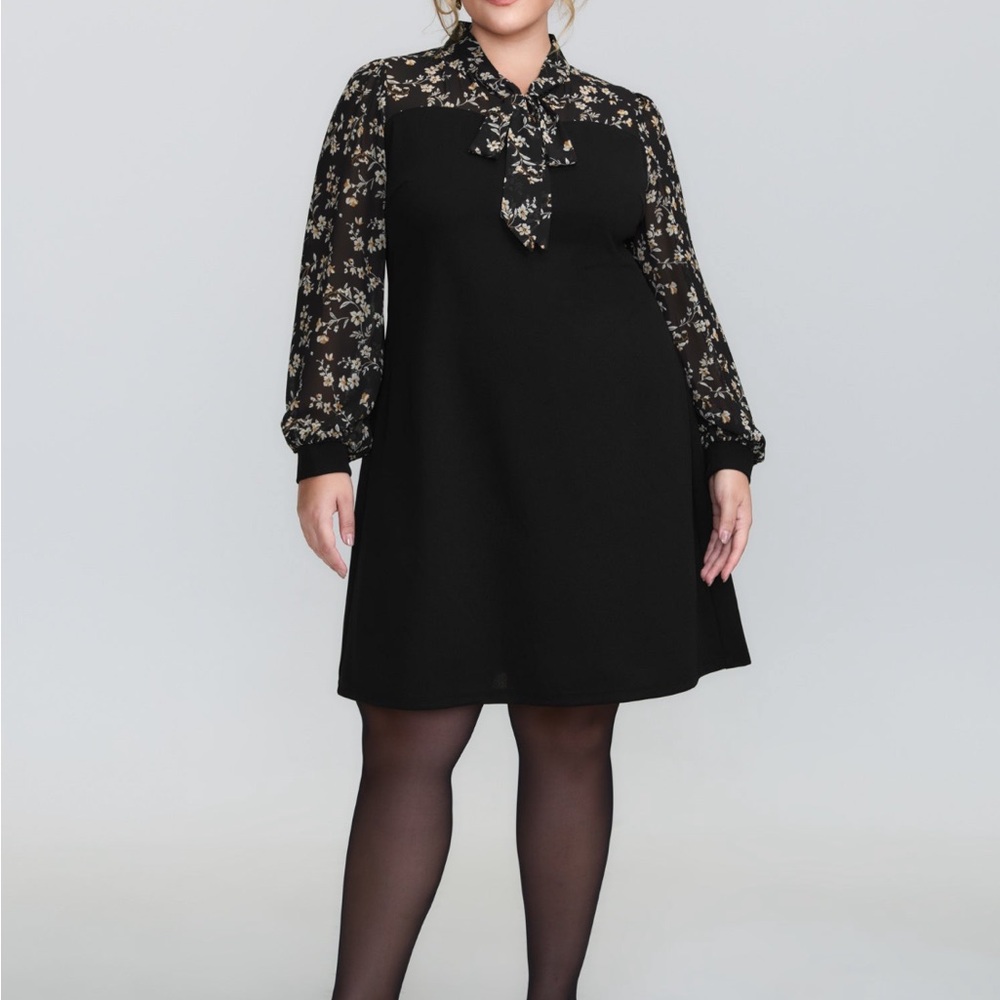 BloomChic Floral Print Ribbon Neck-Tie Knee Dress size 18/20